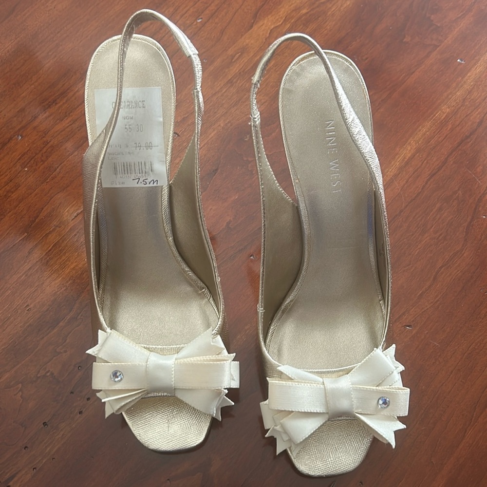 Nine West gold metallic Slingback 3” inch heels elastic backing-NEW